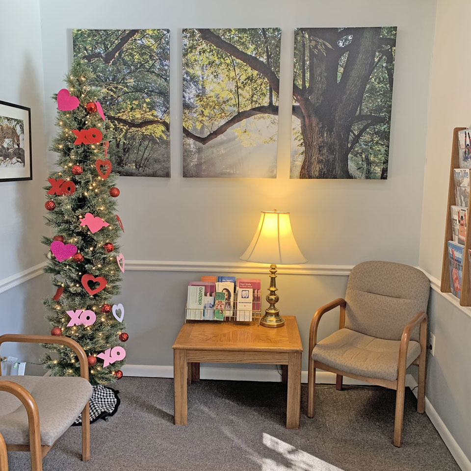 Mark Danner DMD Family Dentistry waiting room area